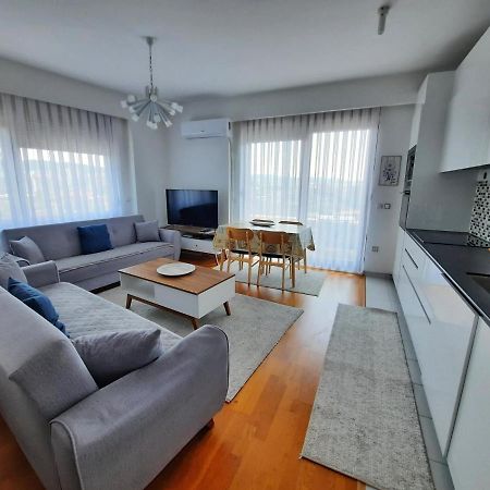 Luxury Sky View Apartment Pristina Eksteriør bilde