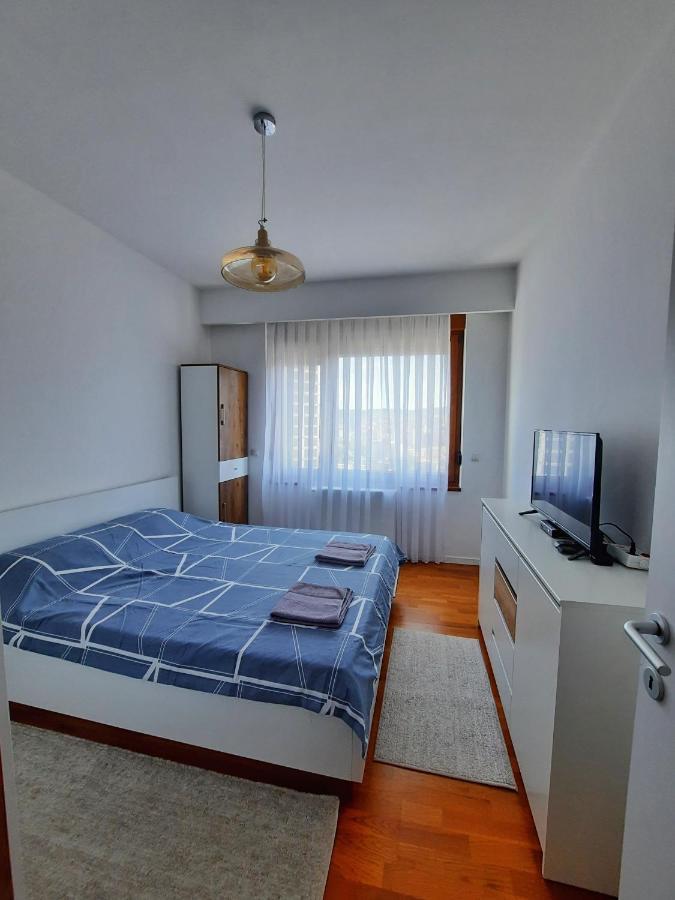 Luxury Sky View Apartment Pristina Eksteriør bilde