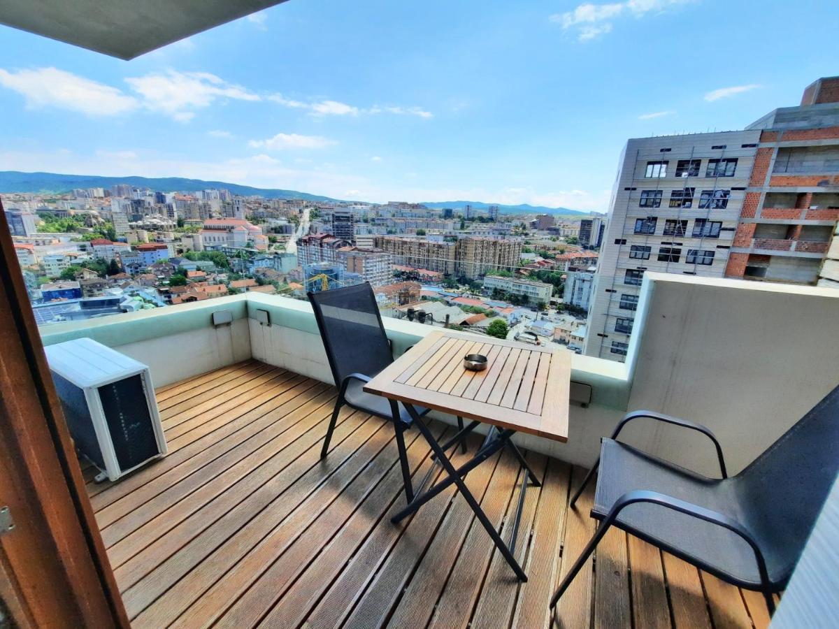 Luxury Sky View Apartment Pristina Eksteriør bilde