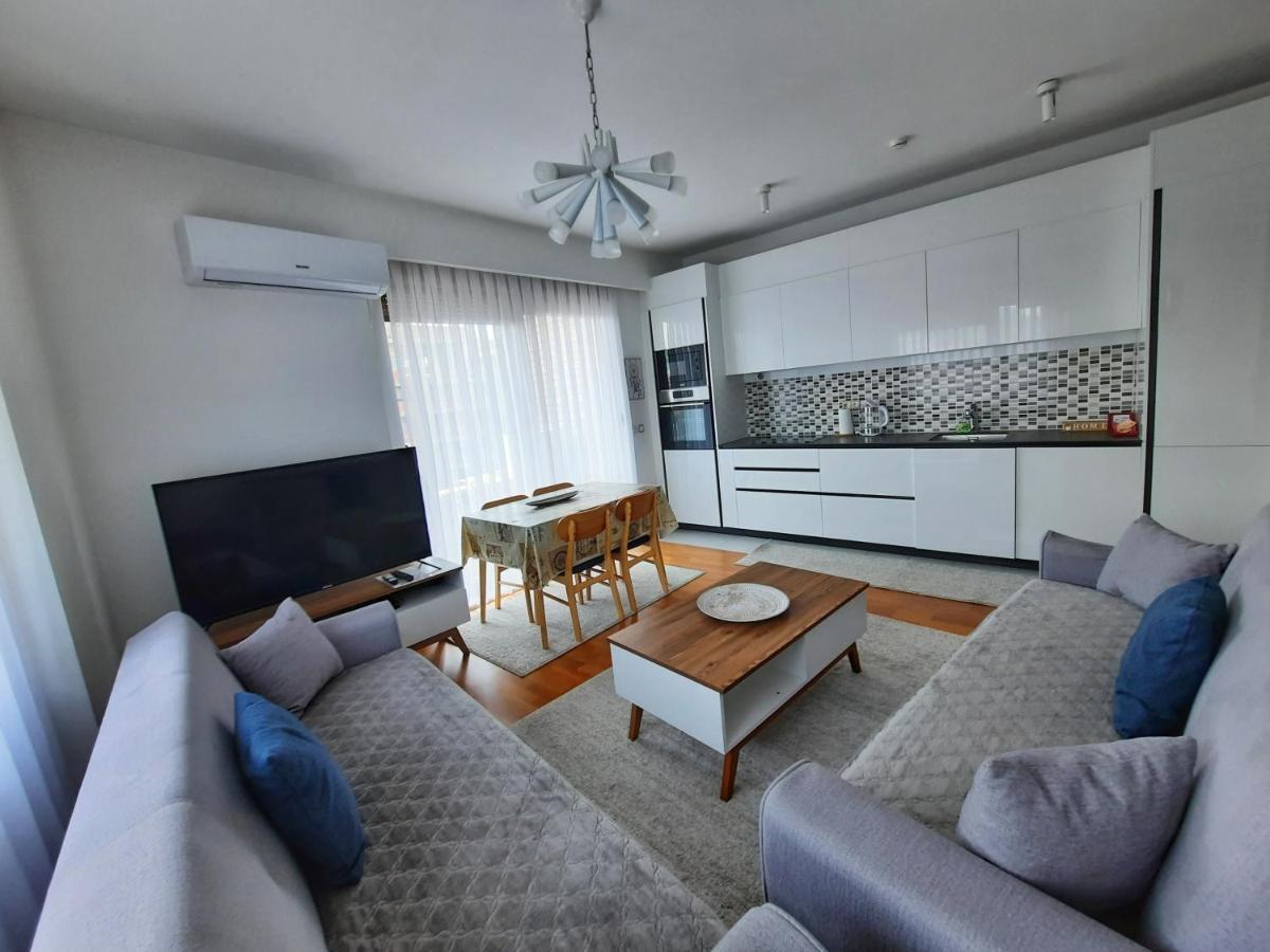 Luxury Sky View Apartment Pristina Eksteriør bilde